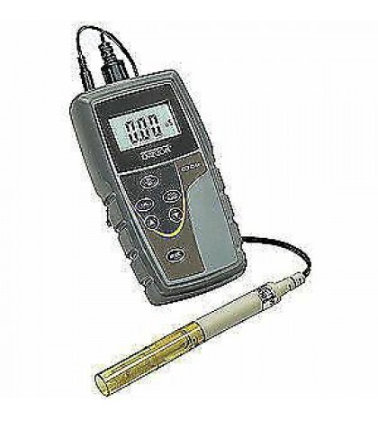 Oakton WD-35604-00 METER CON 6+ W/ PROBE