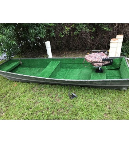 12 foot Alumna craft new carpet newbattery. Slightly used trolling motor