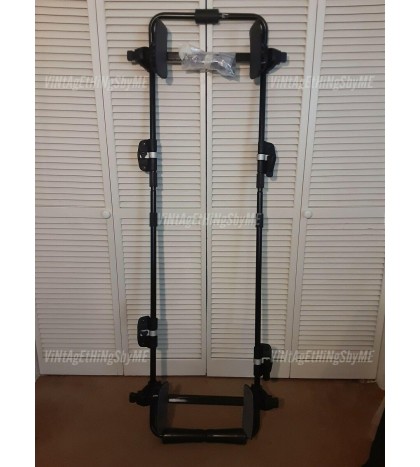 THULE 887XT Kayak Roof Top Carrier in Excellent Used Condition Made in Sweden