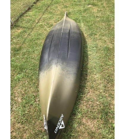 Camo Asend Fishing Kayak 10 Foot Used No Leaks