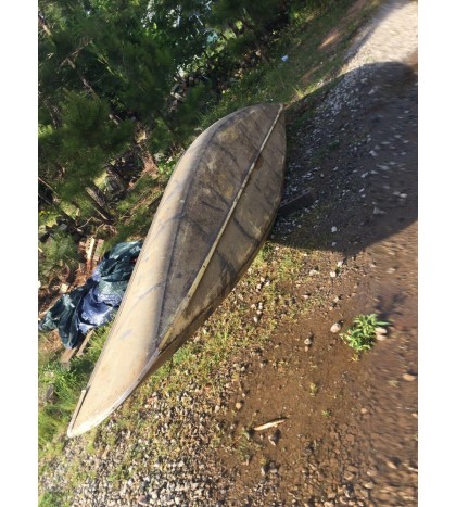 Vintage Seminole fiber glass Canoe. 2 Metal Seats