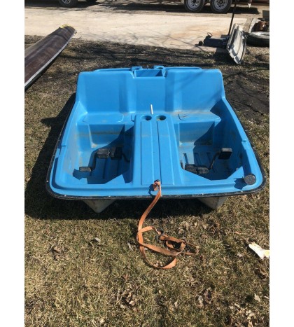 Sea Hawk 4 Person PEDAL Paddle Boat Watercraft (No Canopy Or Title) Cornell Ill