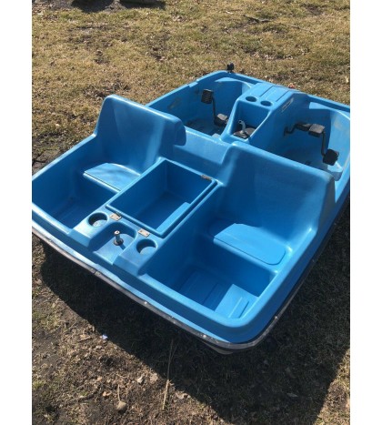 Sea Hawk 4 Person PEDAL Paddle Boat Watercraft (No Canopy Or Title) Cornell Ill