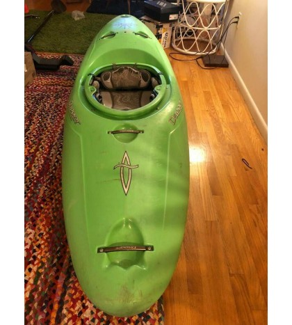 Dagger Nomad Medium , Green , lightly used in class 2 and 3