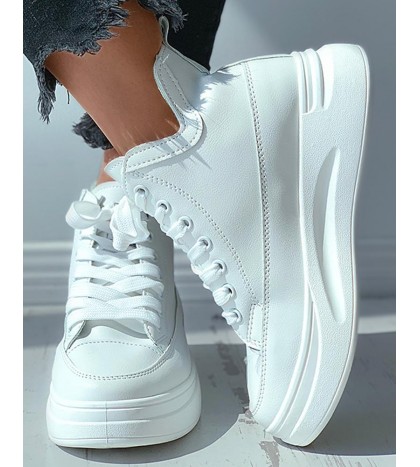 Letter Print Eyelet Lace up Casual Sneaker